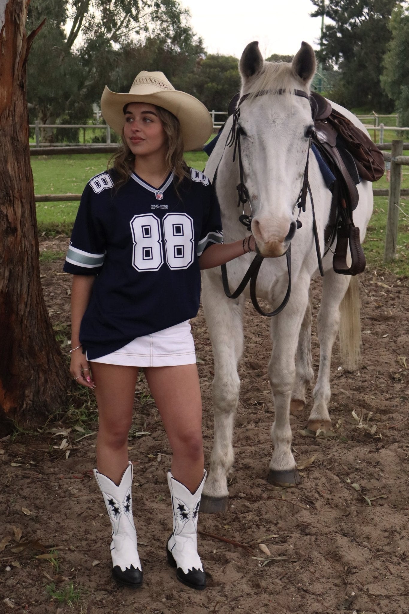 Hell of a show - White & Black Boots - Ranch Runway